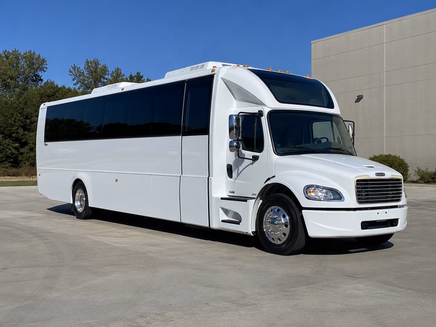bartlett 28 passenger party bus